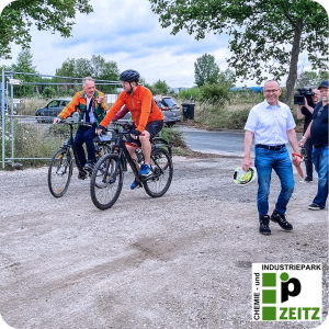 MP Schulze auf seiner Radtour mit Herrn Hansel